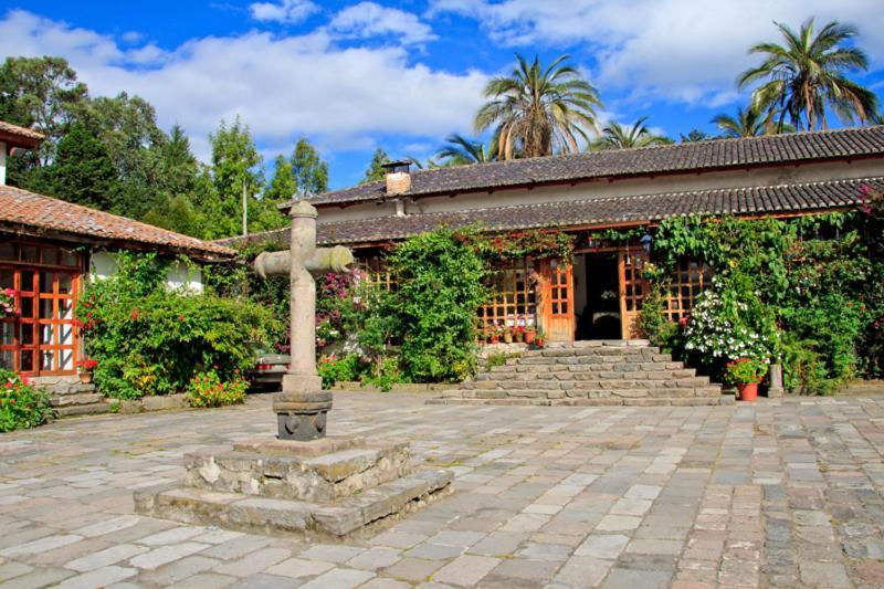 Hacienda La Carriona Hotel Sangolqui Exterior photo